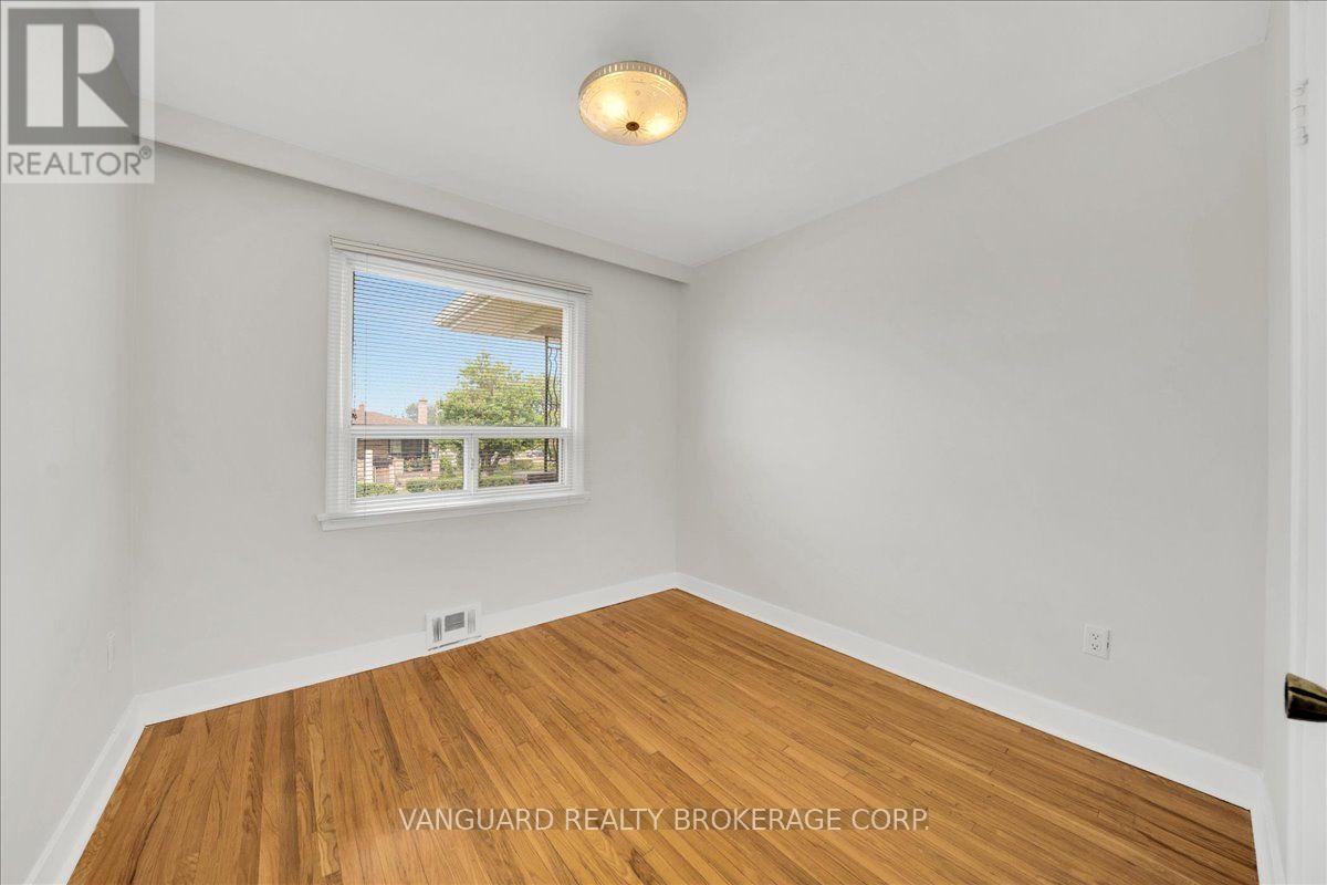 39 CAMBORNE AVENUE - 29