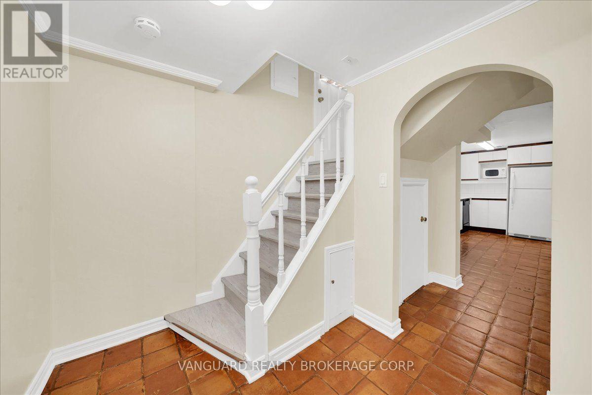 39 CAMBORNE AVENUE - 32