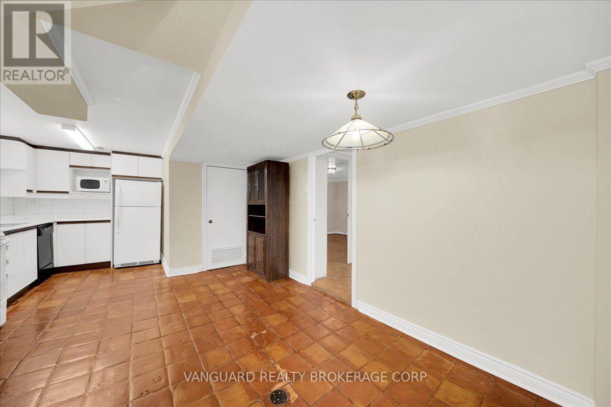 39 CAMBORNE AVENUE - 40