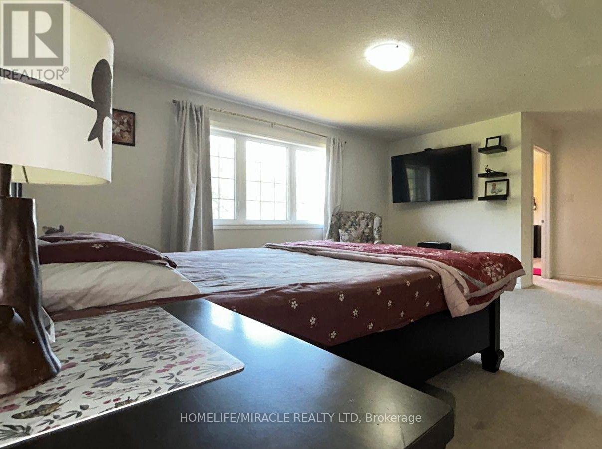185 THORNBUSH BOULEVARD - Image 31