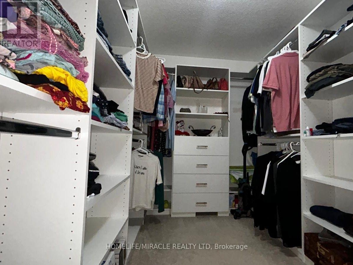 185 THORNBUSH BOULEVARD - Image 35