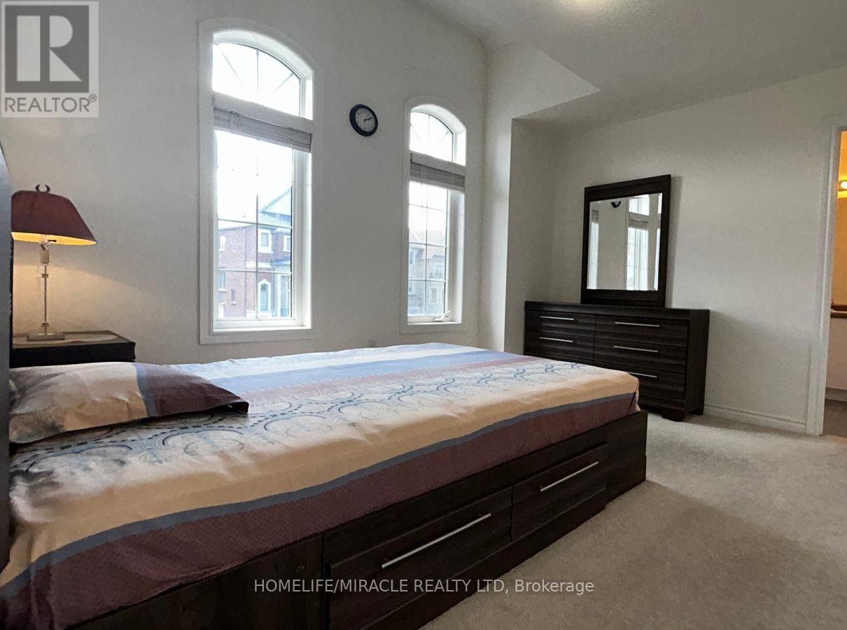 185 THORNBUSH BOULEVARD - Image 39