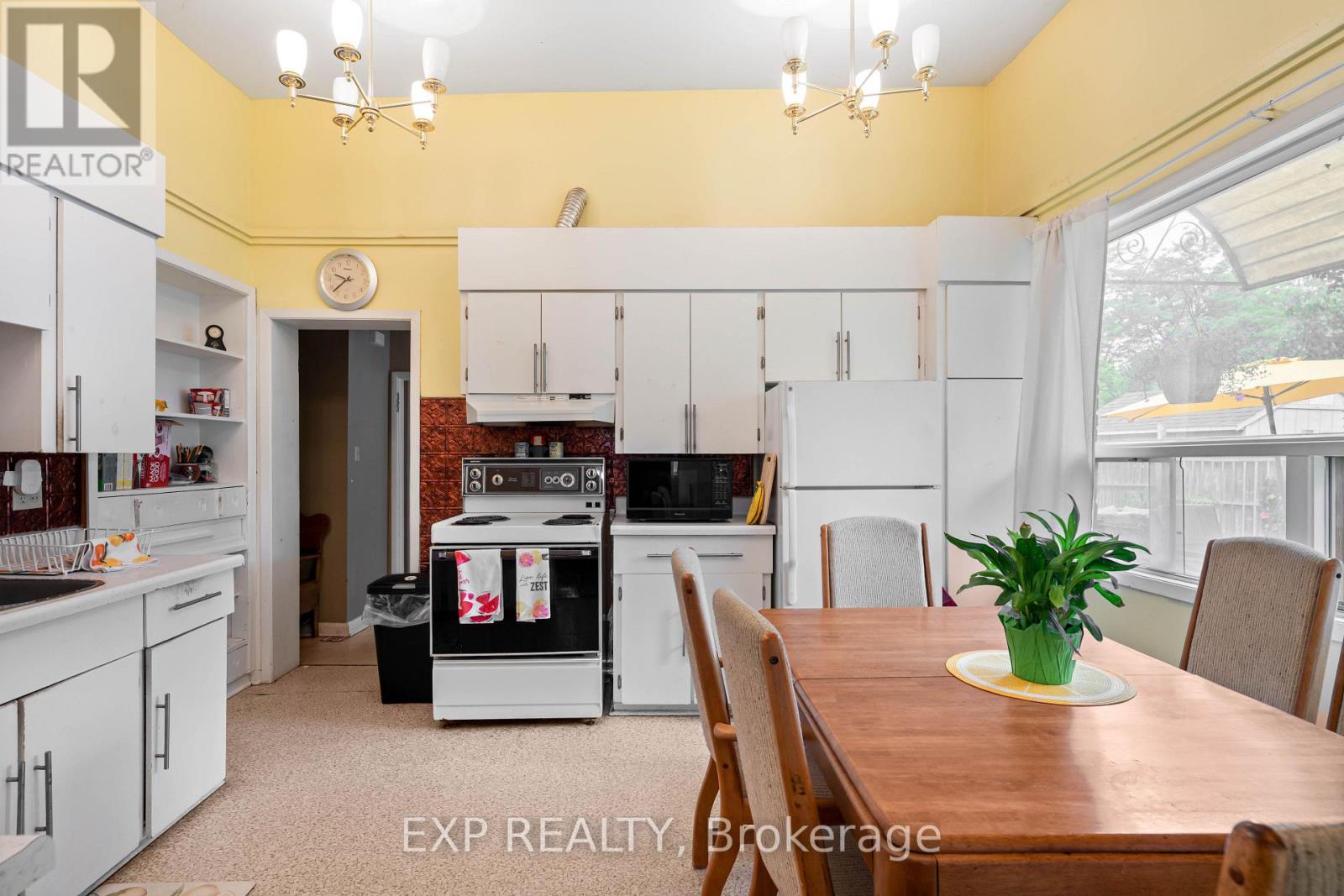 48 FIRST STREET - Image 7