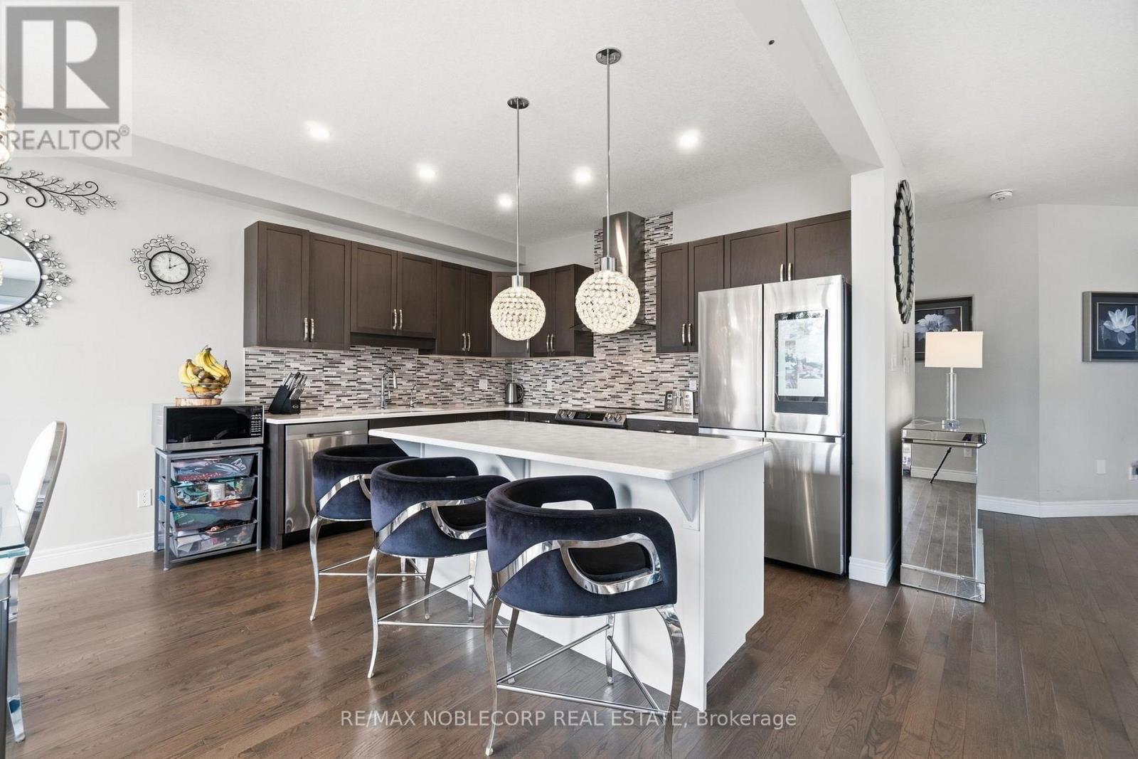 2 SPARROW CRESCENT - 11
