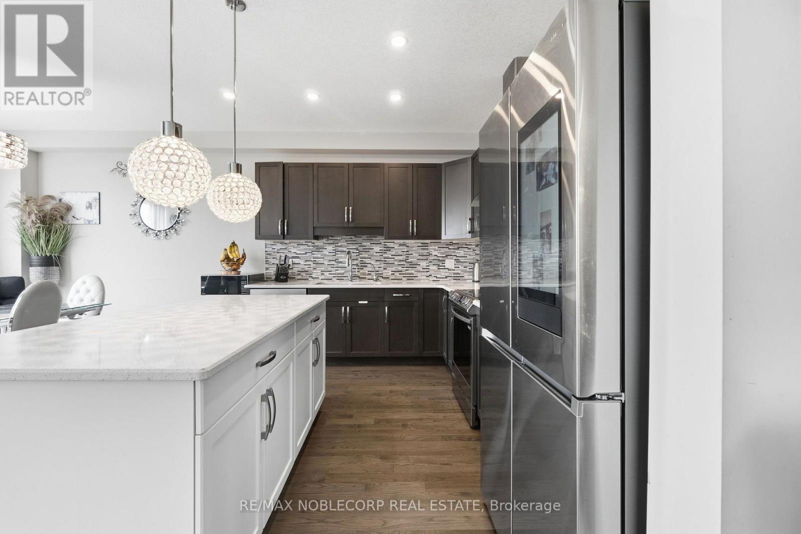 2 SPARROW CRESCENT - 12