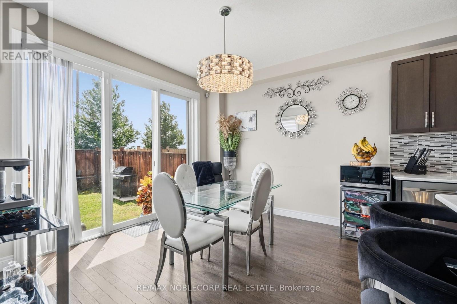 2 SPARROW CRESCENT - 13
