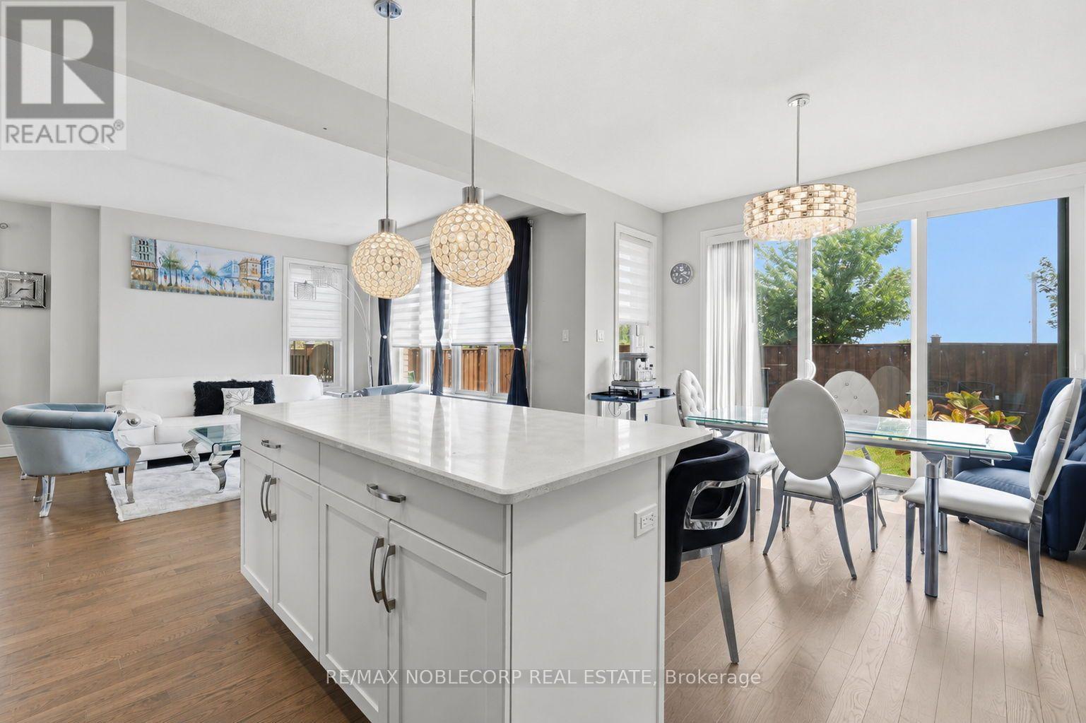 2 SPARROW CRESCENT - 14