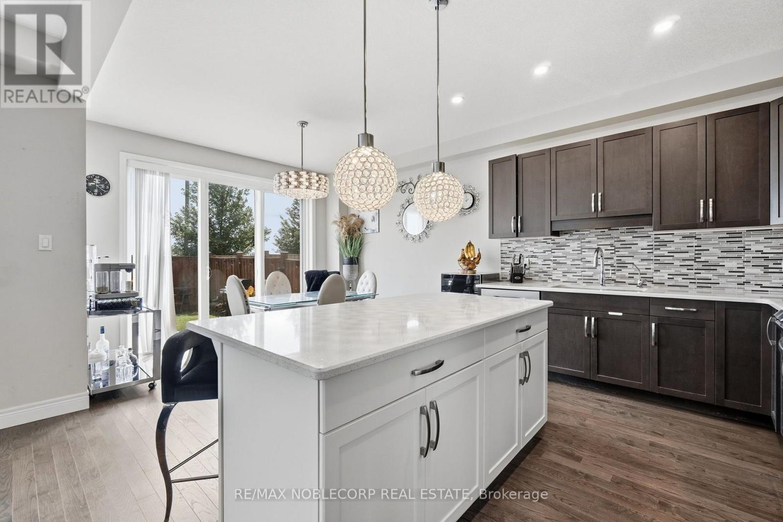 2 SPARROW CRESCENT - 15
