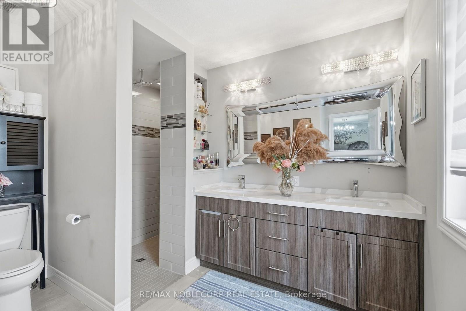 2 SPARROW CRESCENT - 20