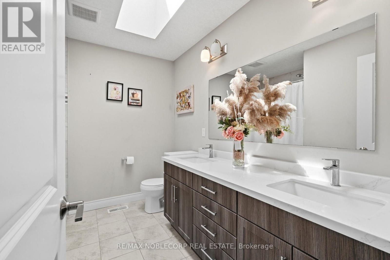 2 SPARROW CRESCENT - 23