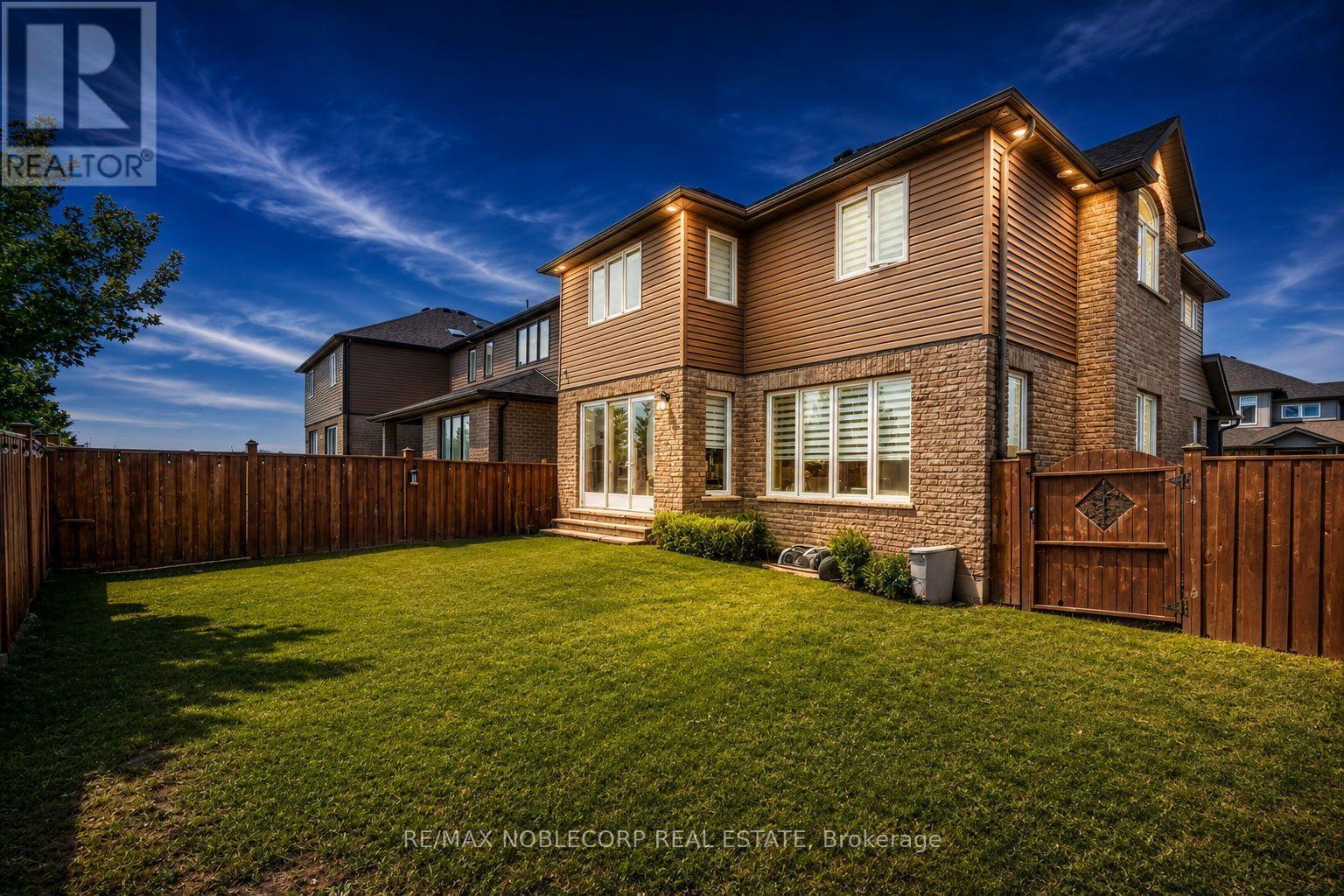 2 SPARROW CRESCENT - 24