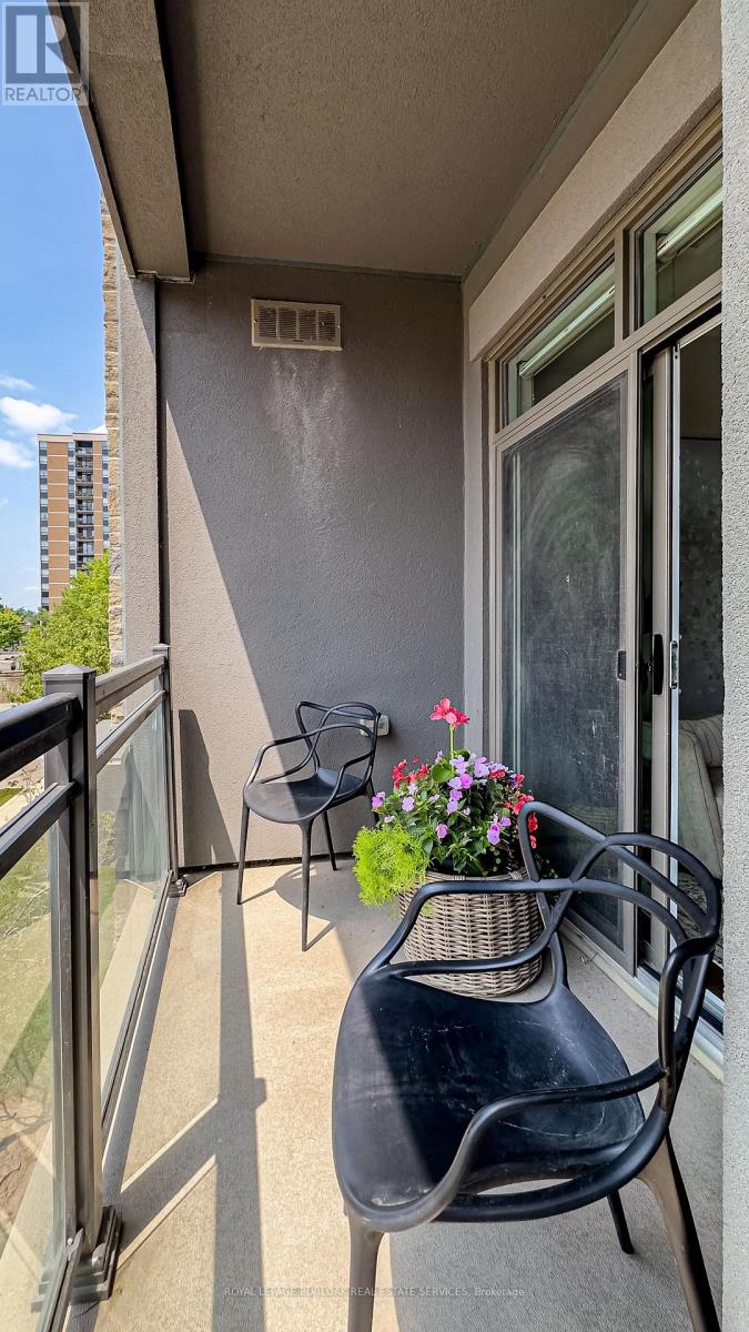 #221 35 SOUTHSHORE CRESCENT - 14