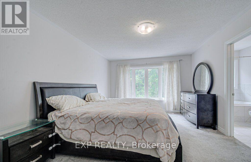#1302 585 COLBORNE STREET E - 27
