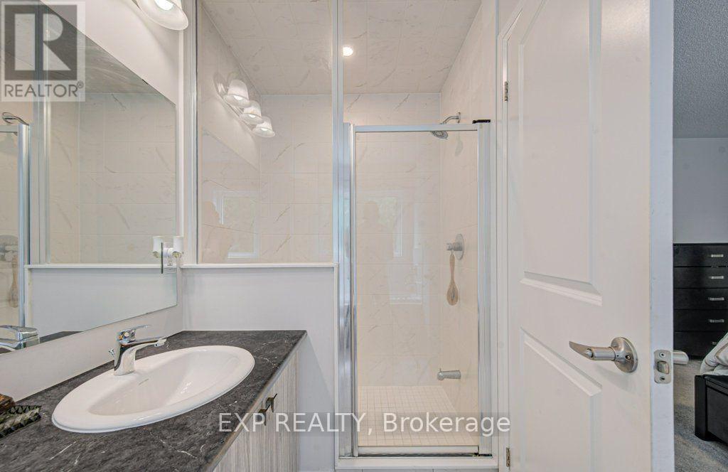 #1302 585 COLBORNE STREET E - 31