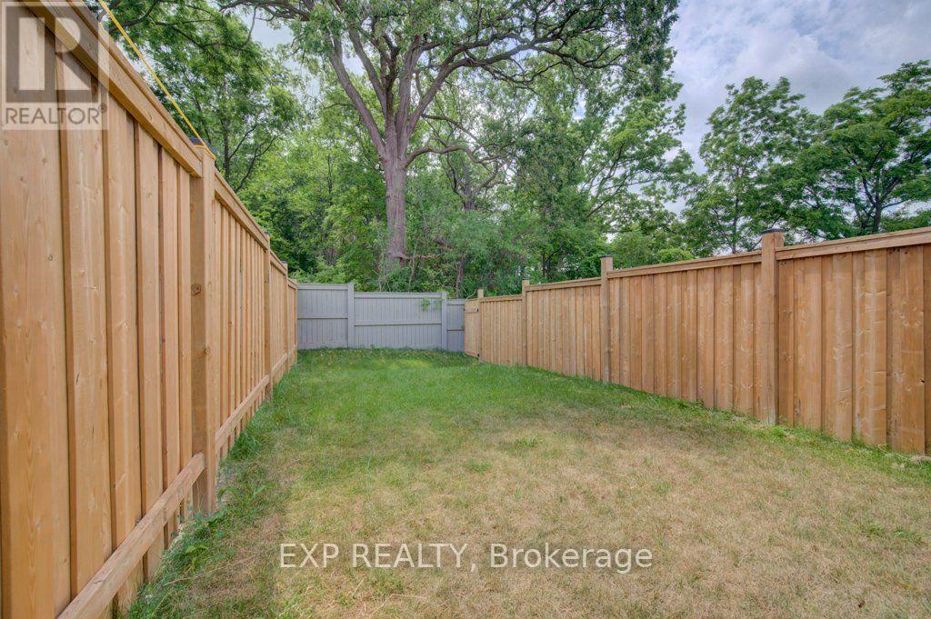 #1302 585 COLBORNE STREET E - 36