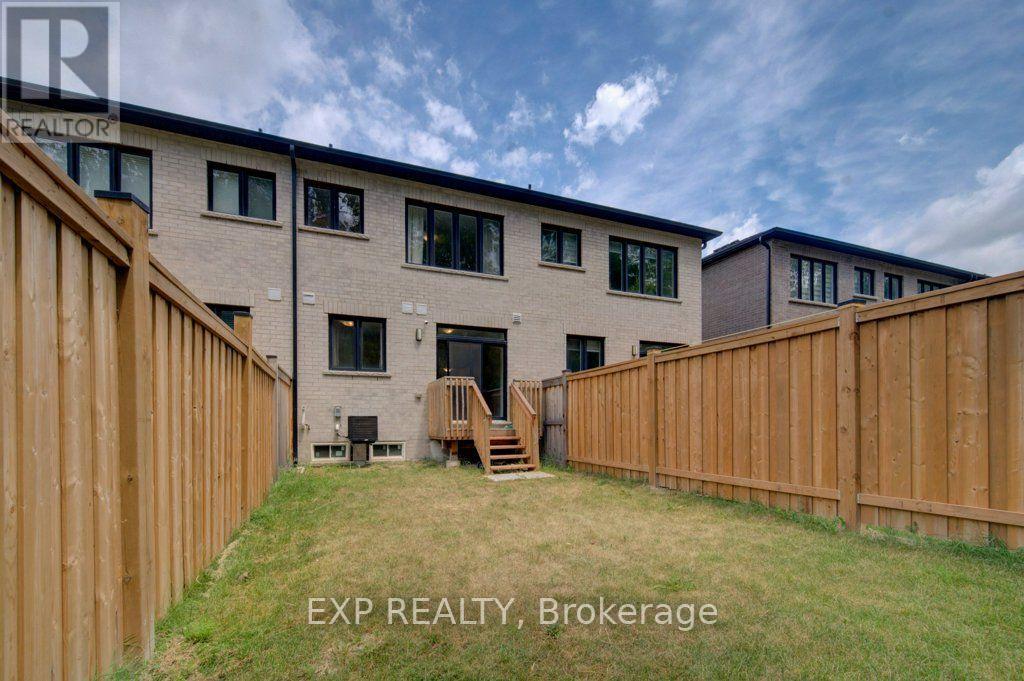 #1302 585 COLBORNE STREET E - 39