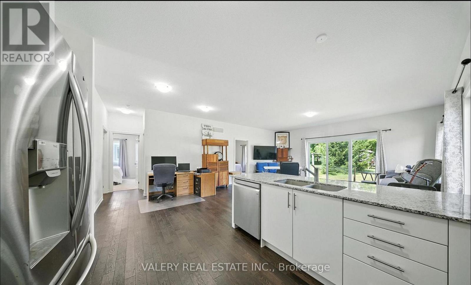 142 ELLEN STREET - 11