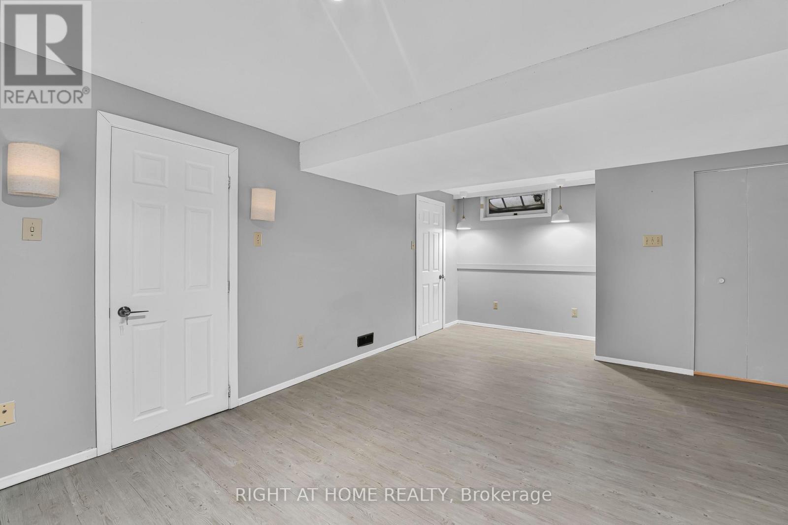 37 TRAFFORD LANE - 26