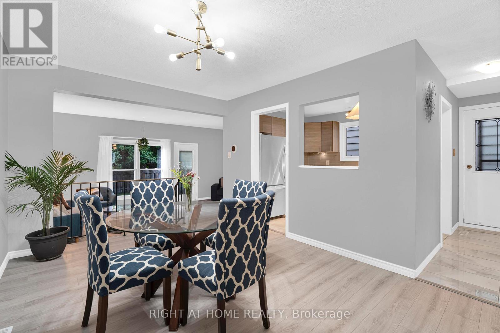 37 TRAFFORD LANE - 6