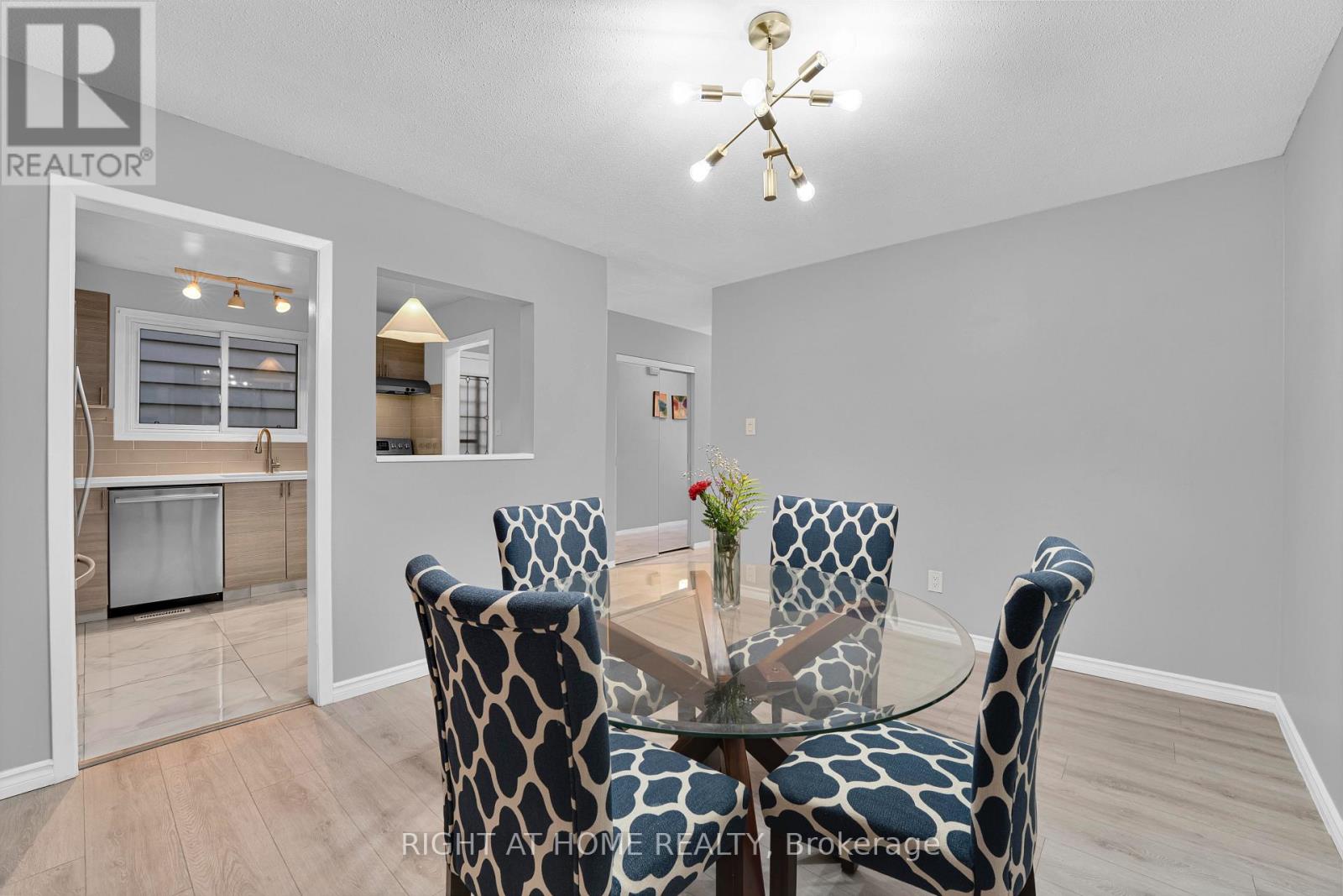 37 TRAFFORD LANE - 7