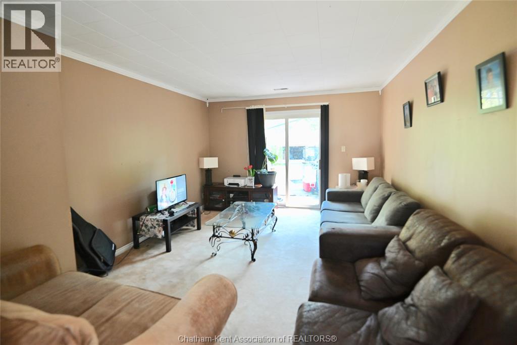 24 LISGAR STREET - 5