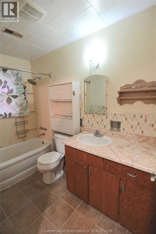 24 LISGAR STREET - 16