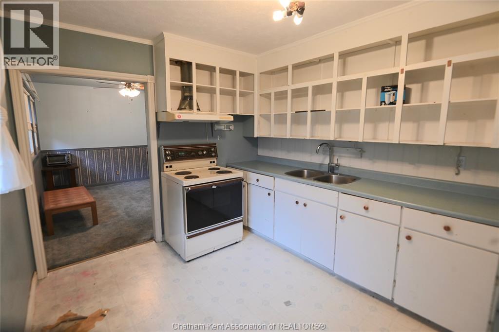 24 LISGAR STREET - 11