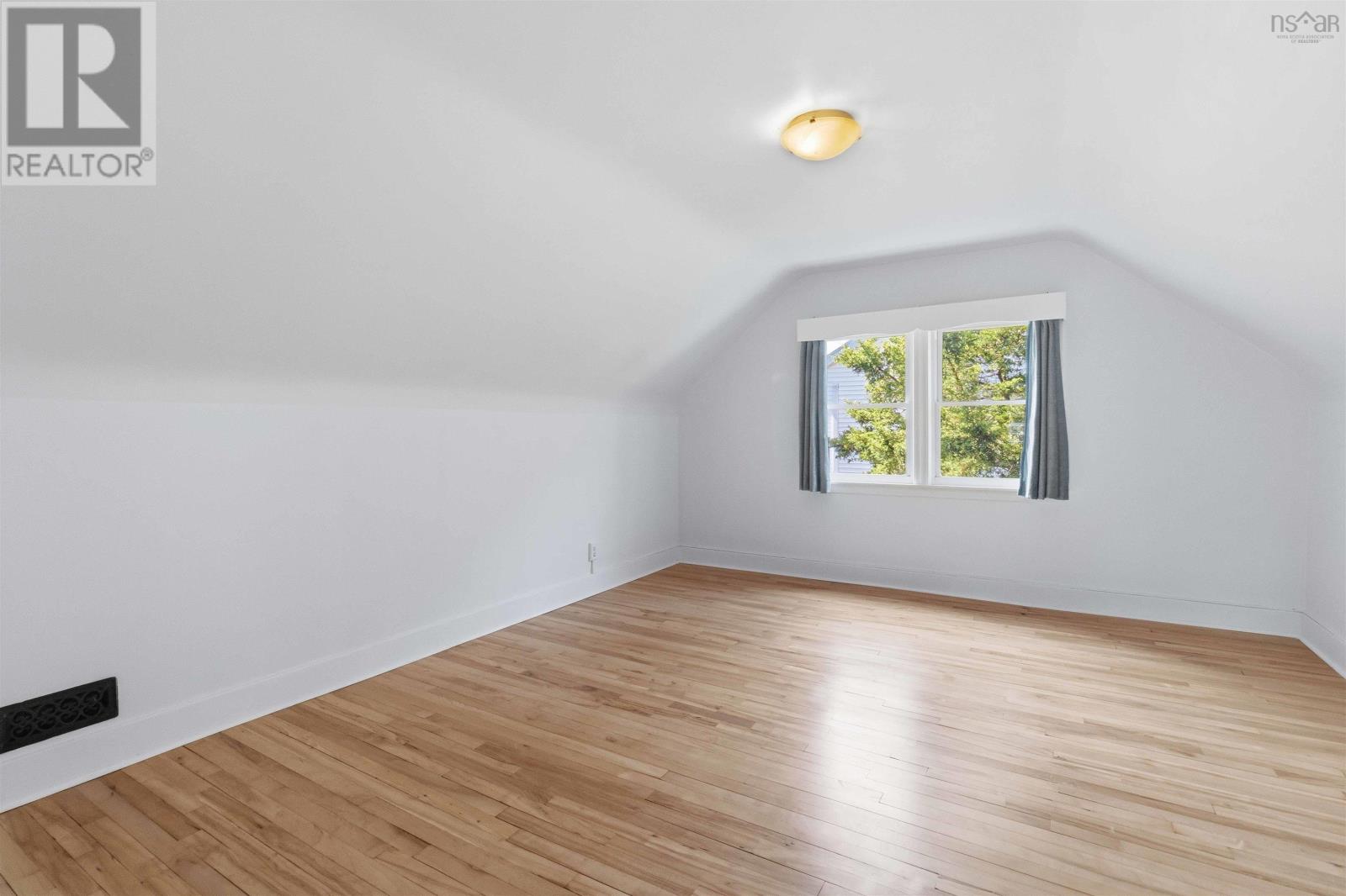 Property 8 of 27 of 38 Walton Drive