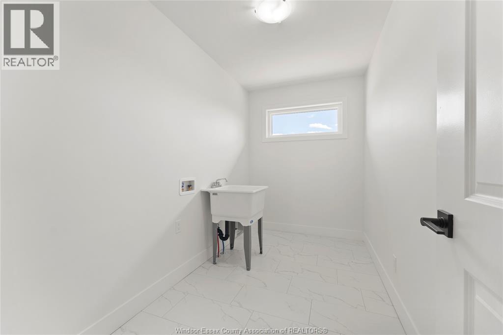 2541 MAYFAIR AVENUE South - Image 36