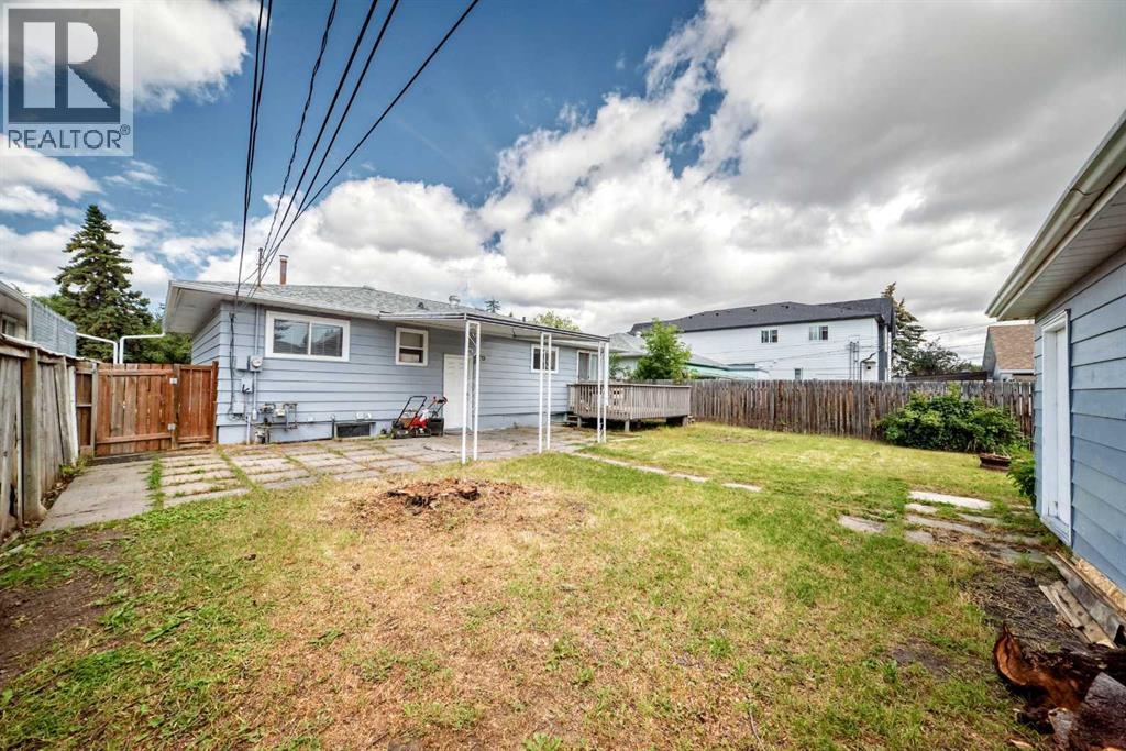 2016 46 Street SE - 42