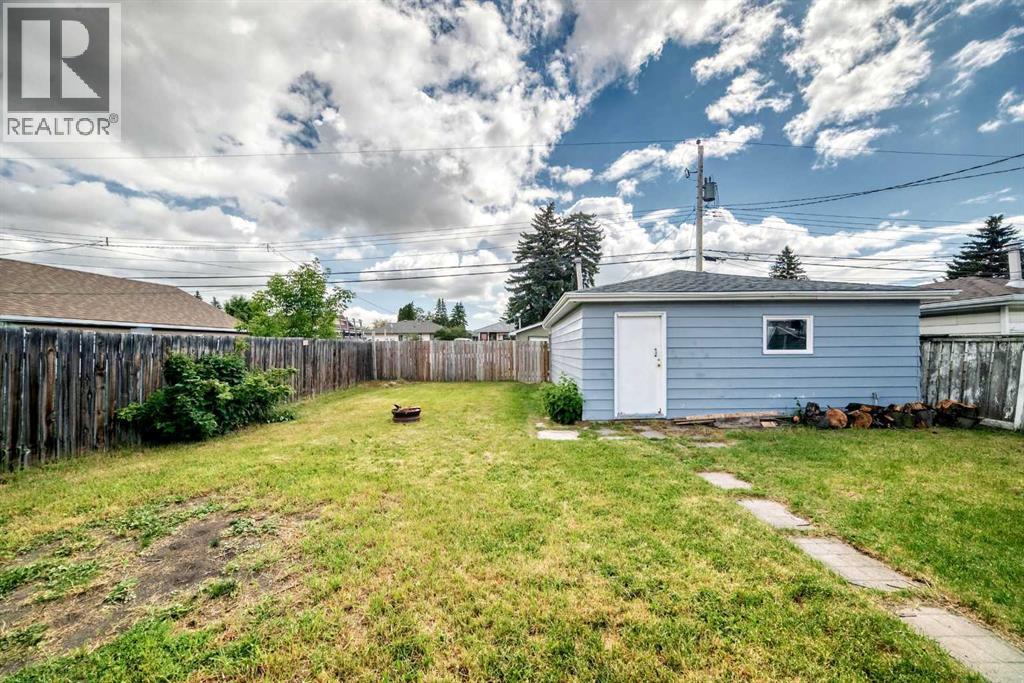 2016 46 Street SE - 43