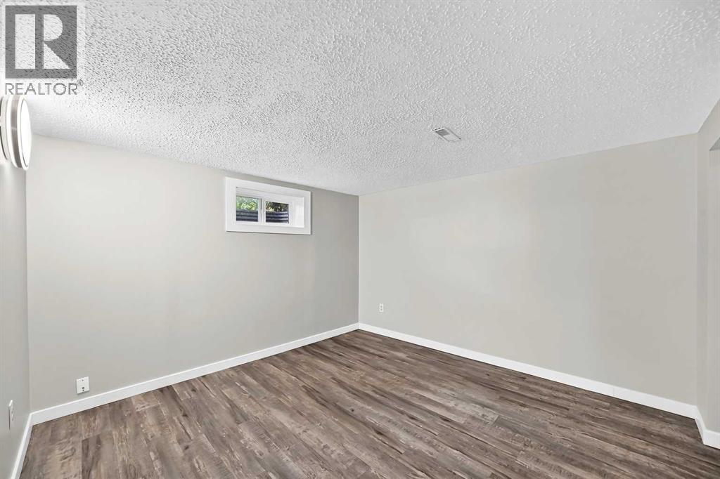 2016 46 Street SE - 31