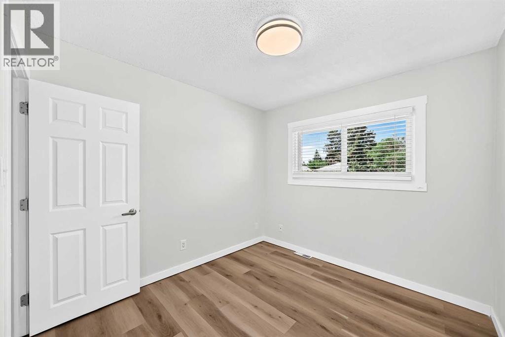 2016 46 Street SE - 17