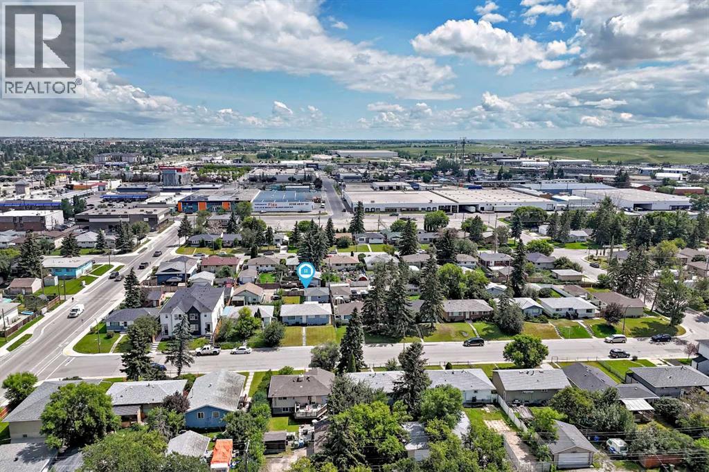 2016 46 Street SE - 47