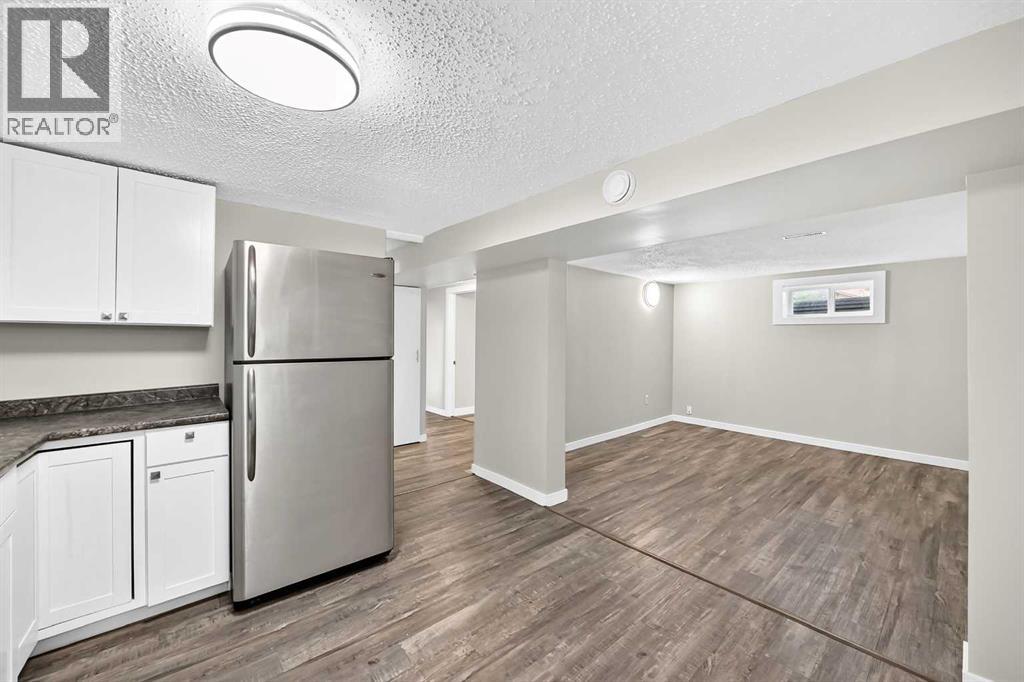 2016 46 Street SE - 34