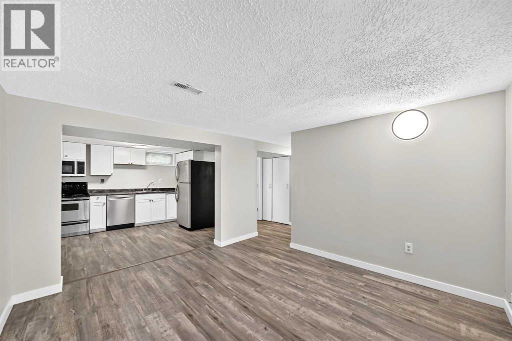 2016 46 Street SE - 28