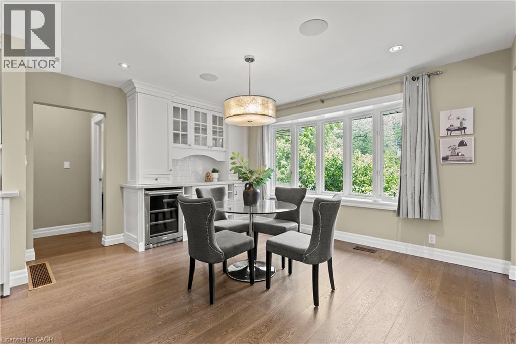 404 HAMILTON Drive - 14