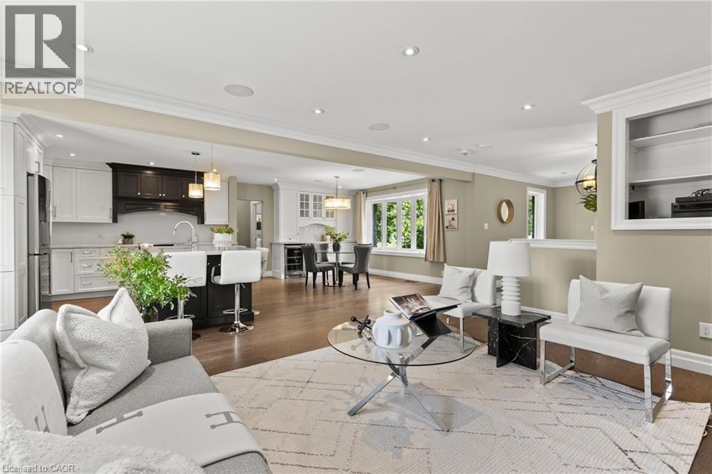 404 HAMILTON Drive - 9
