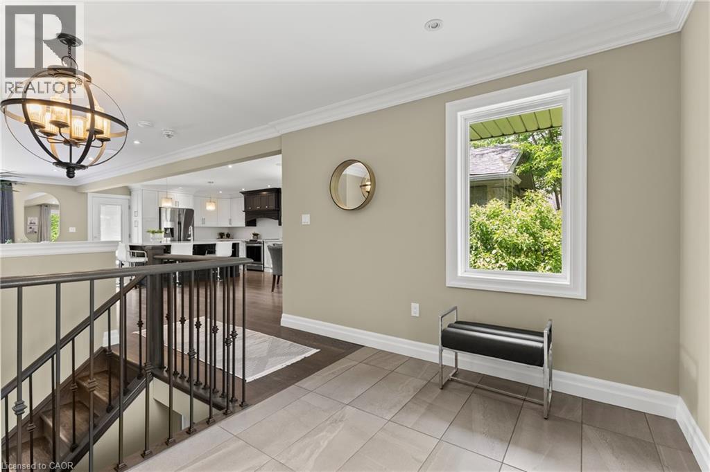 404 HAMILTON Drive - 6