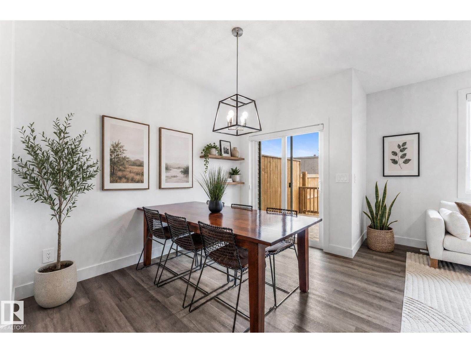 72 SPRUCE GARDENS CR - 11
