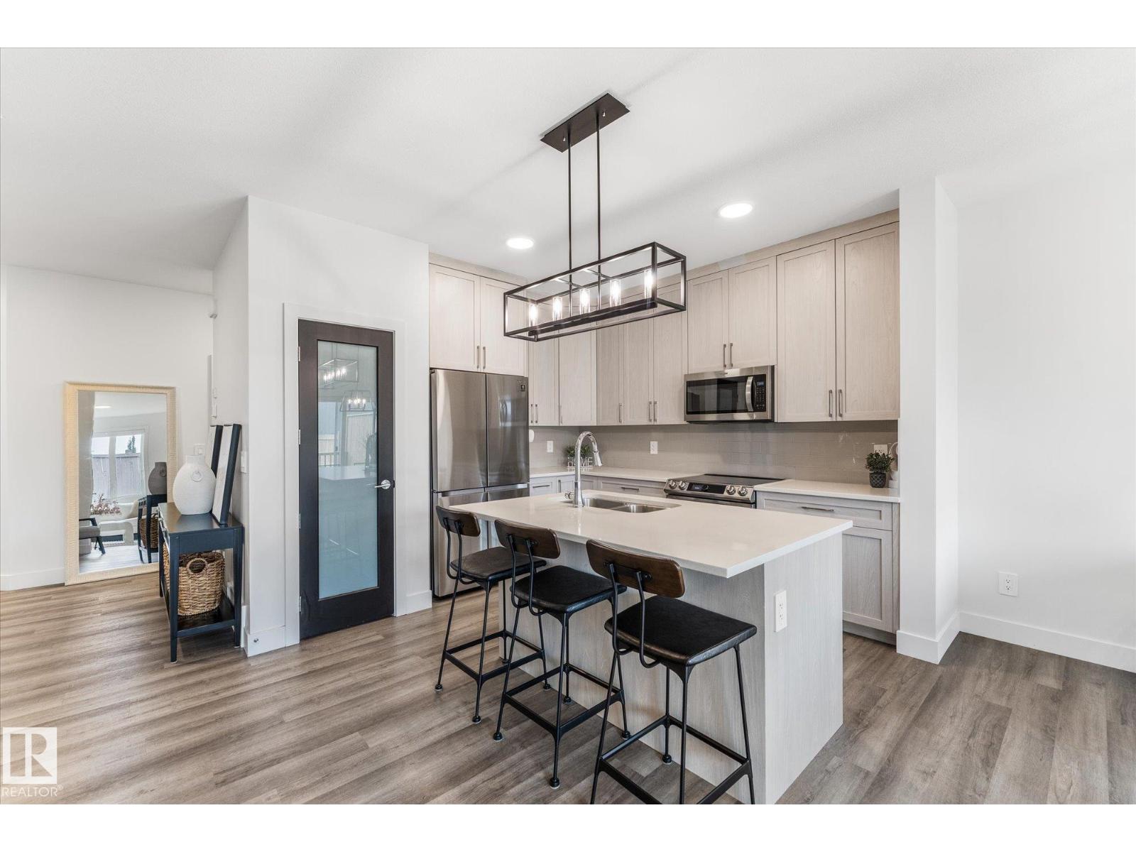 72 SPRUCE GARDENS CR - 13