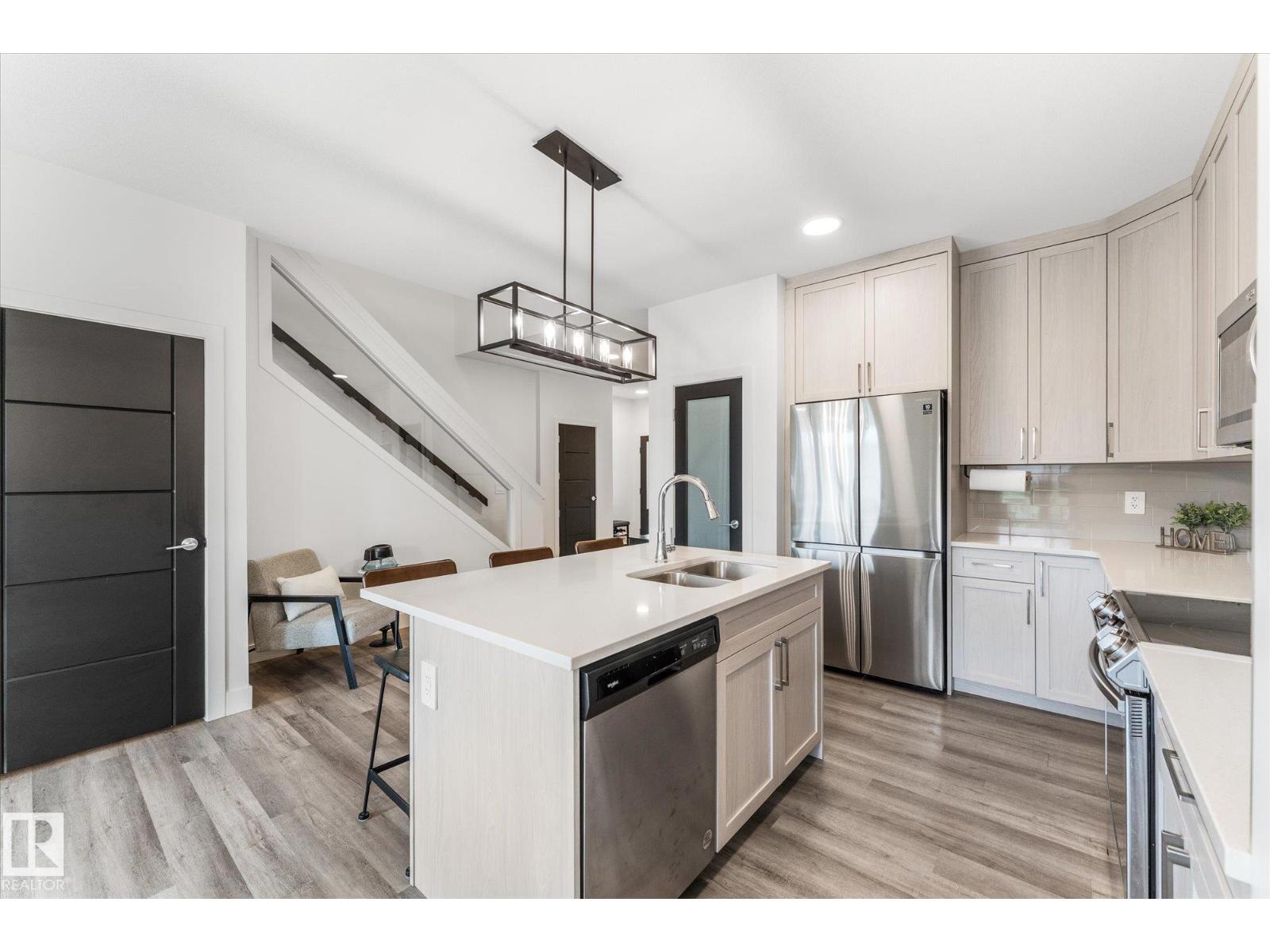 72 SPRUCE GARDENS CR - 15