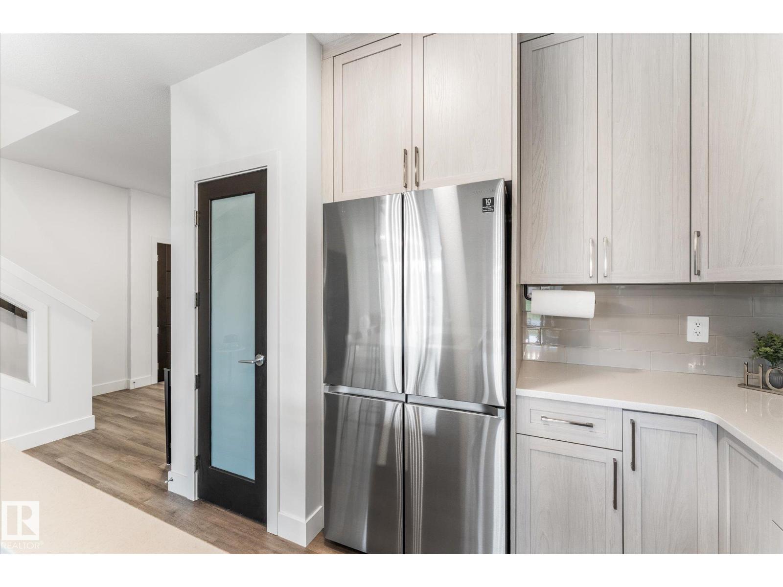 72 SPRUCE GARDENS CR - 16