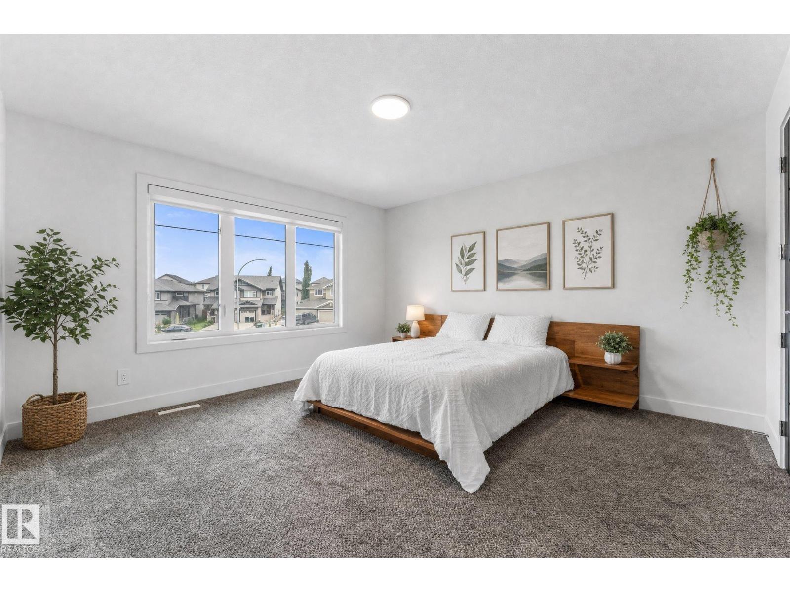 72 SPRUCE GARDENS CR - 24