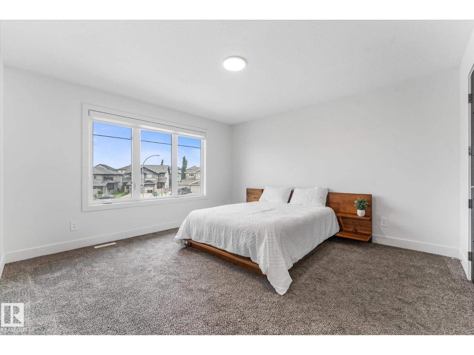 72 SPRUCE GARDENS CR - 25