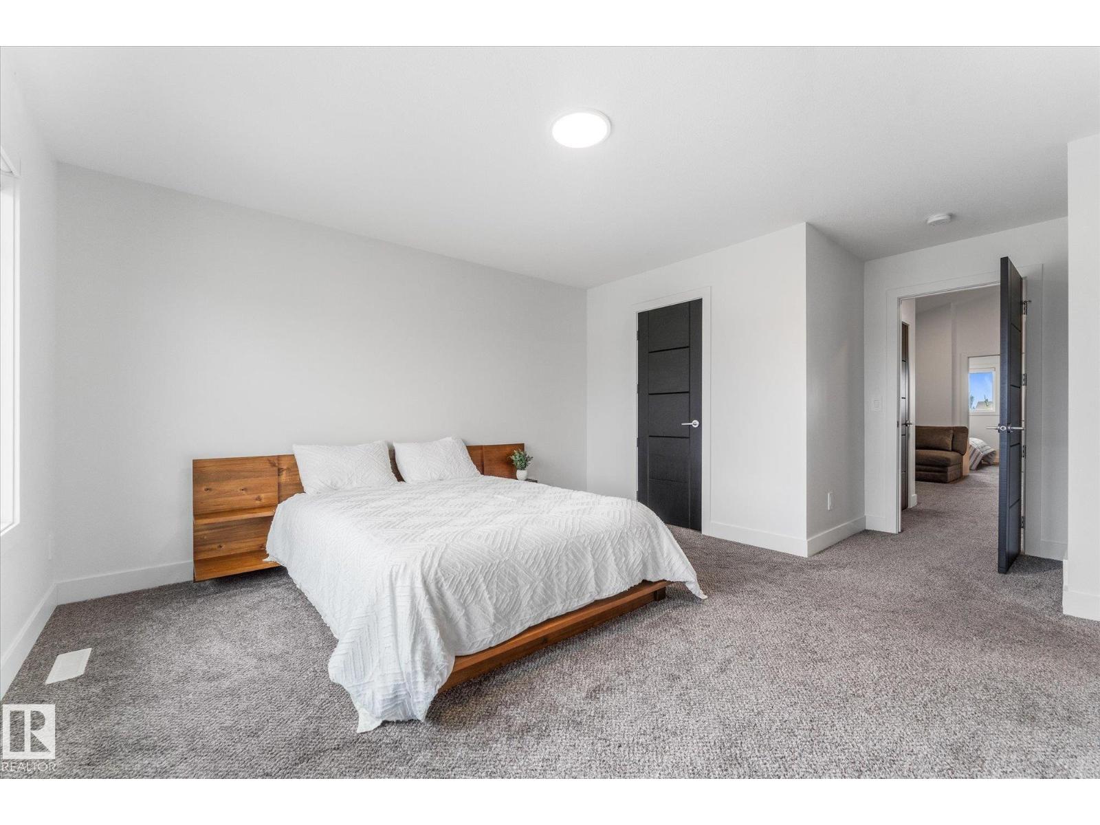 72 SPRUCE GARDENS CR - 26