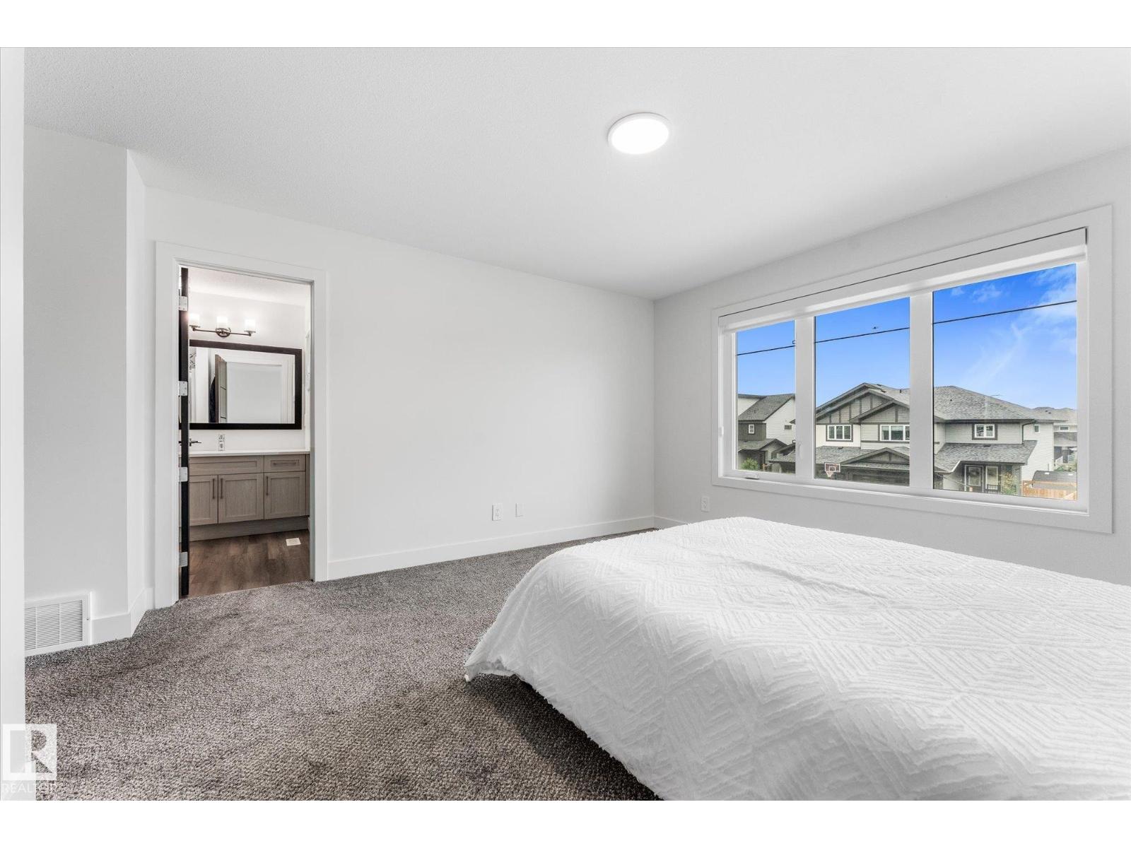72 SPRUCE GARDENS CR - 27