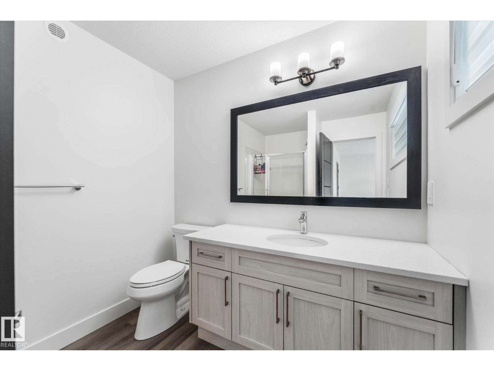 72 SPRUCE GARDENS CR - 28