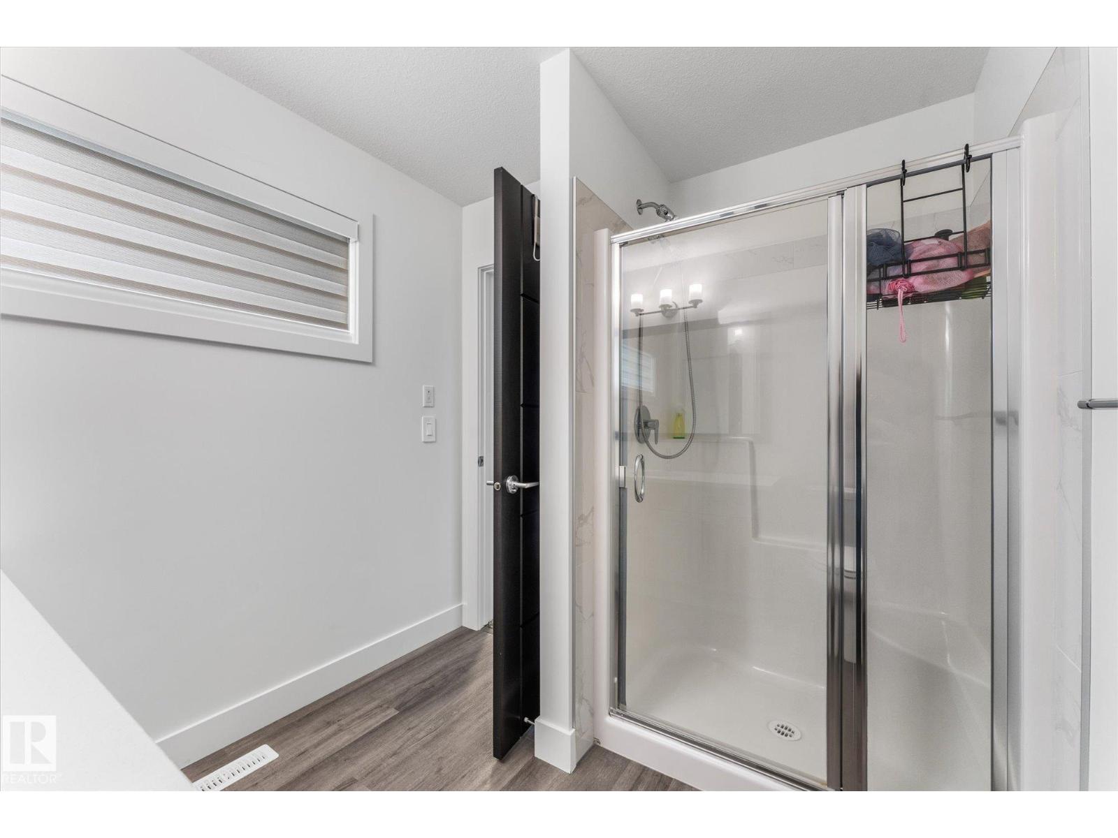 72 SPRUCE GARDENS CR - 29