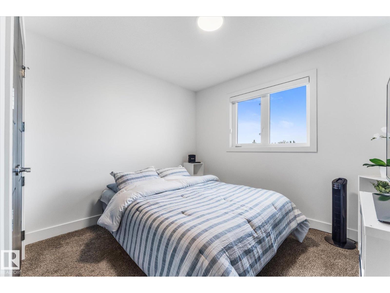 72 SPRUCE GARDENS CR - 31